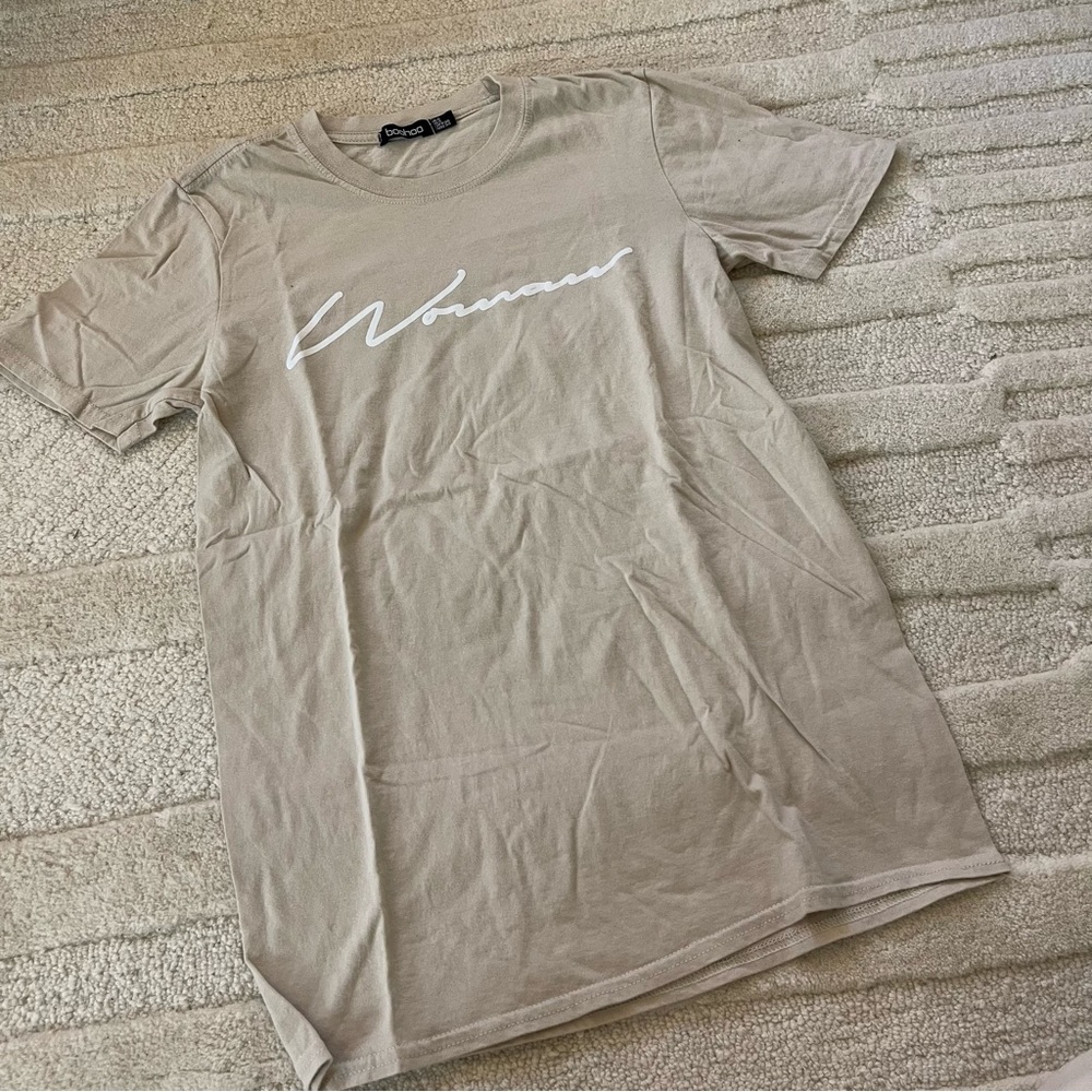 Sz 4 (small) boohoo “woman” tee